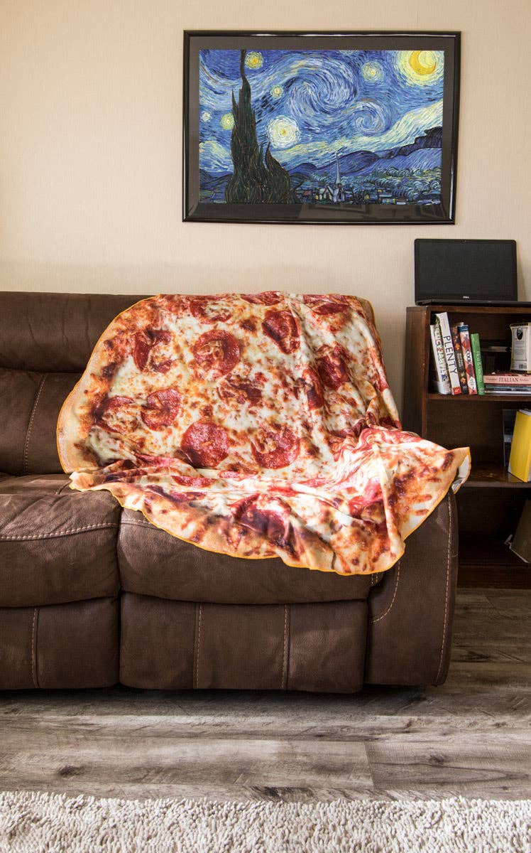Realistic Pizza Throw - Novelty Blanket